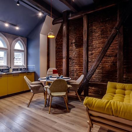 Leogrand Apartments On Kniazia Romana 6 Львов Экстерьер фото