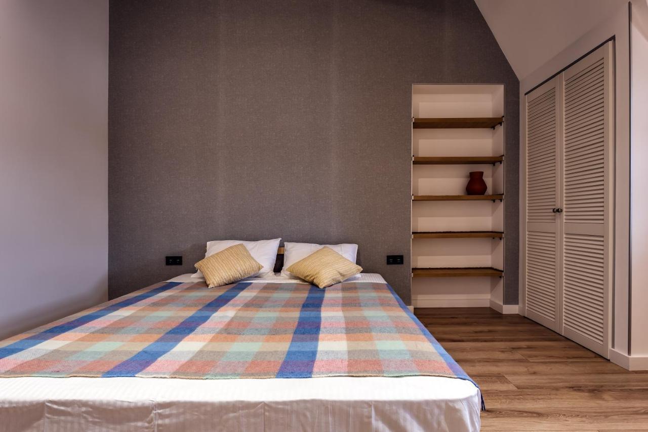 Leogrand Apartments On Kniazia Romana 6 Львов Экстерьер фото