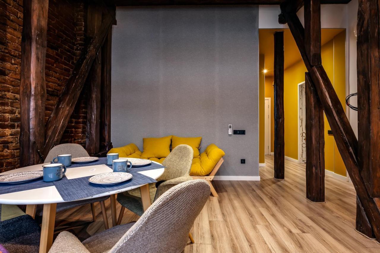 Leogrand Apartments On Kniazia Romana 6 Львов Экстерьер фото