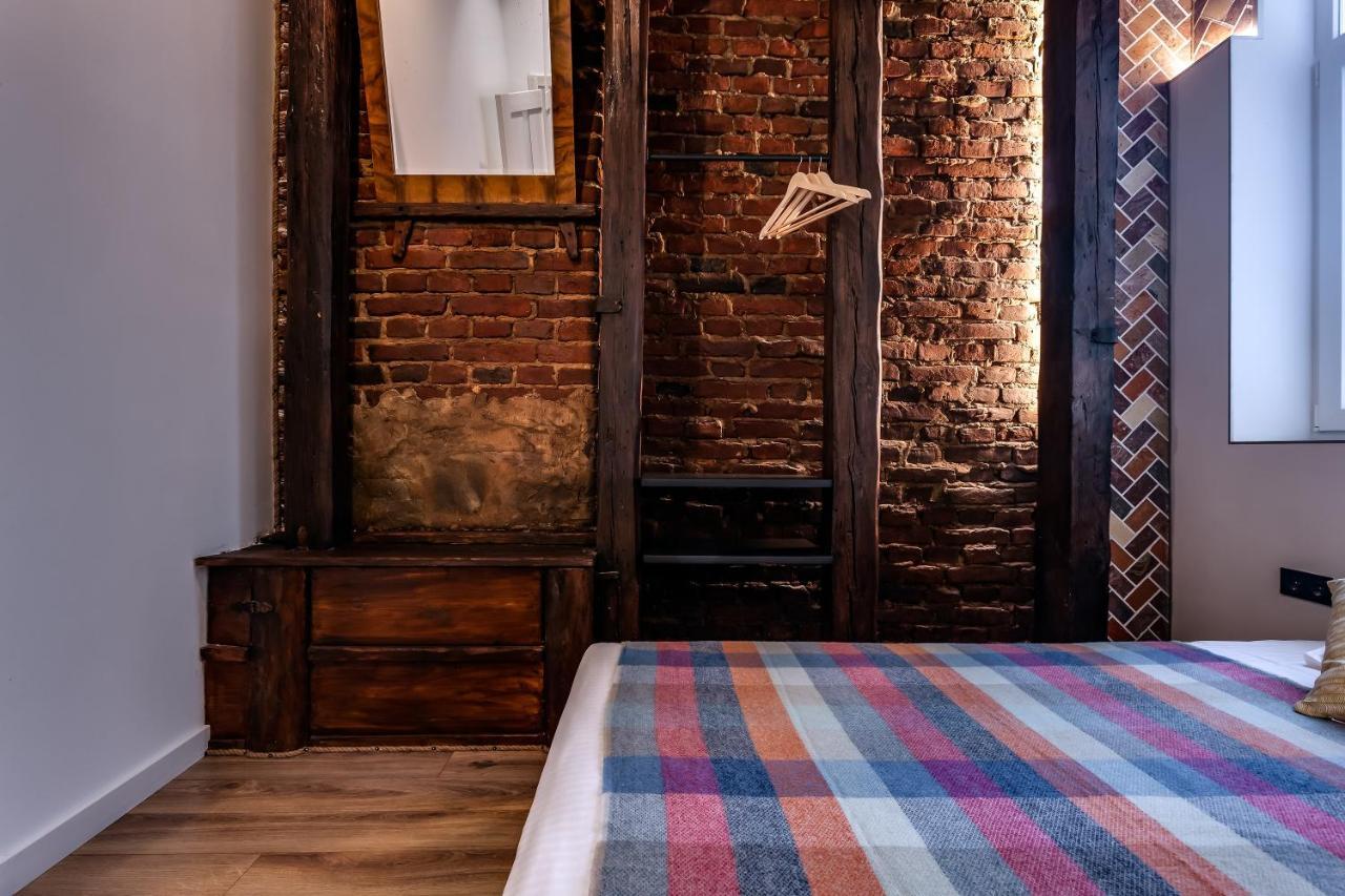 Leogrand Apartments On Kniazia Romana 6 Львов Экстерьер фото